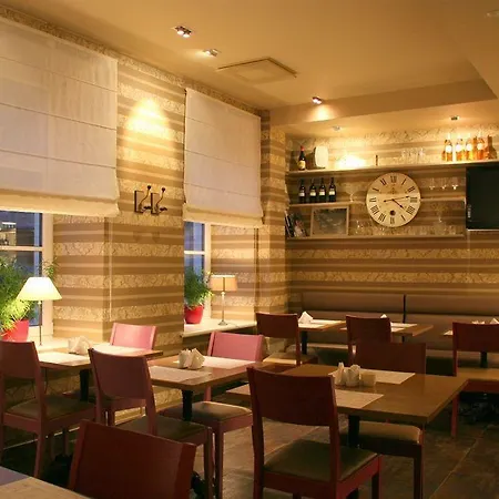 布拉城市酒店